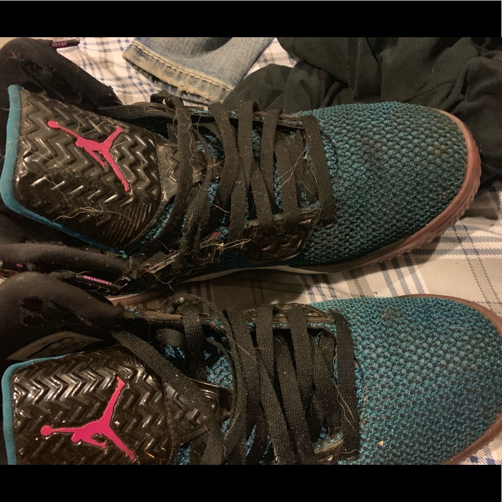 Like new Jordan spike will clean them before send